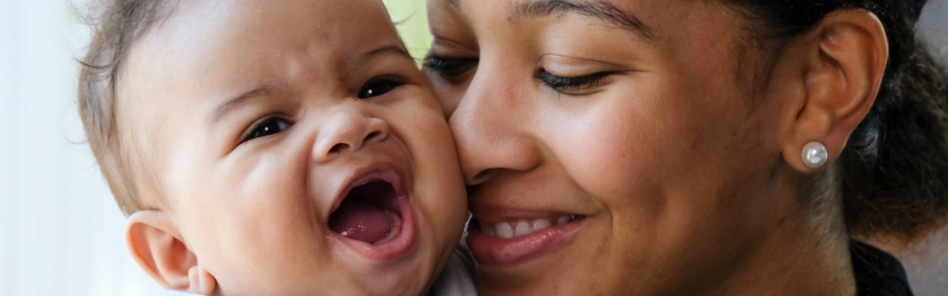 The Safe Essential Oil Guide for Parents: How to Use Aromatherapy with Children - Elliotti